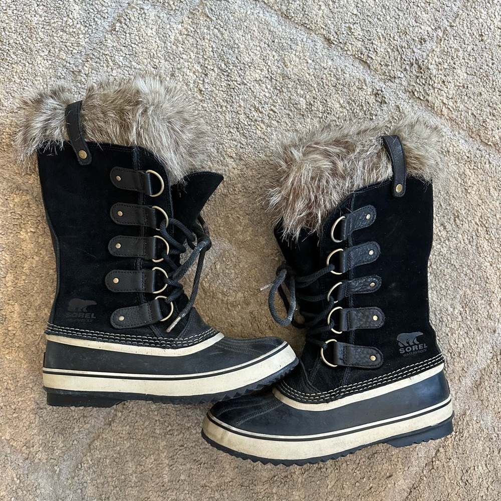 Sorel Black Winter Boots with Fur Trim